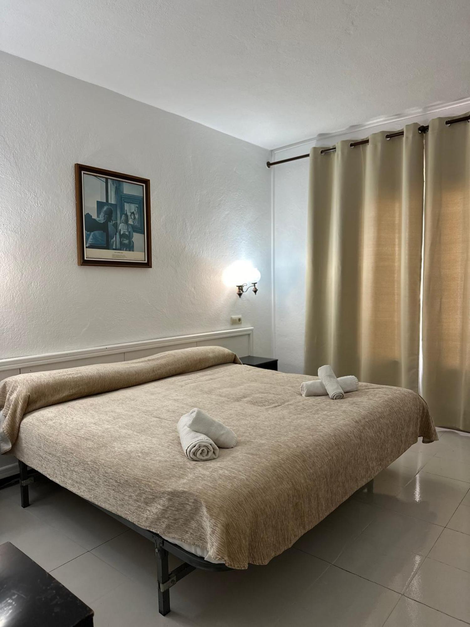 L' Escala New Roser מראה חיצוני תמונה